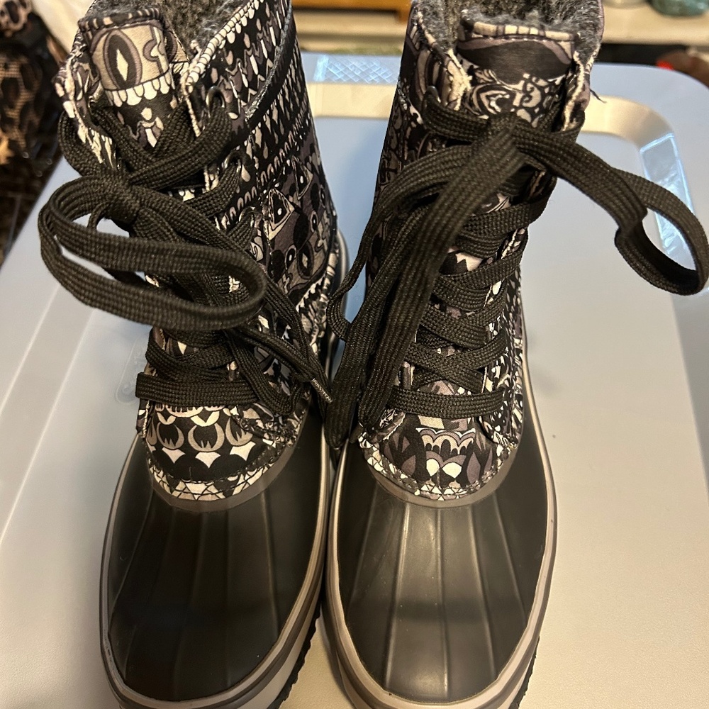 Peace lined snow rubber boots